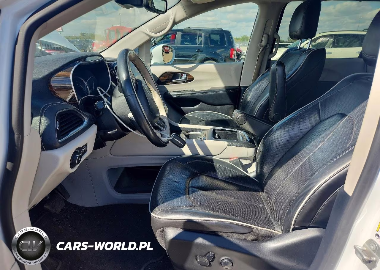2021 Chrysler Pacifica Hybrid Limited VIN:2C4RC1S77MR510856 - 7