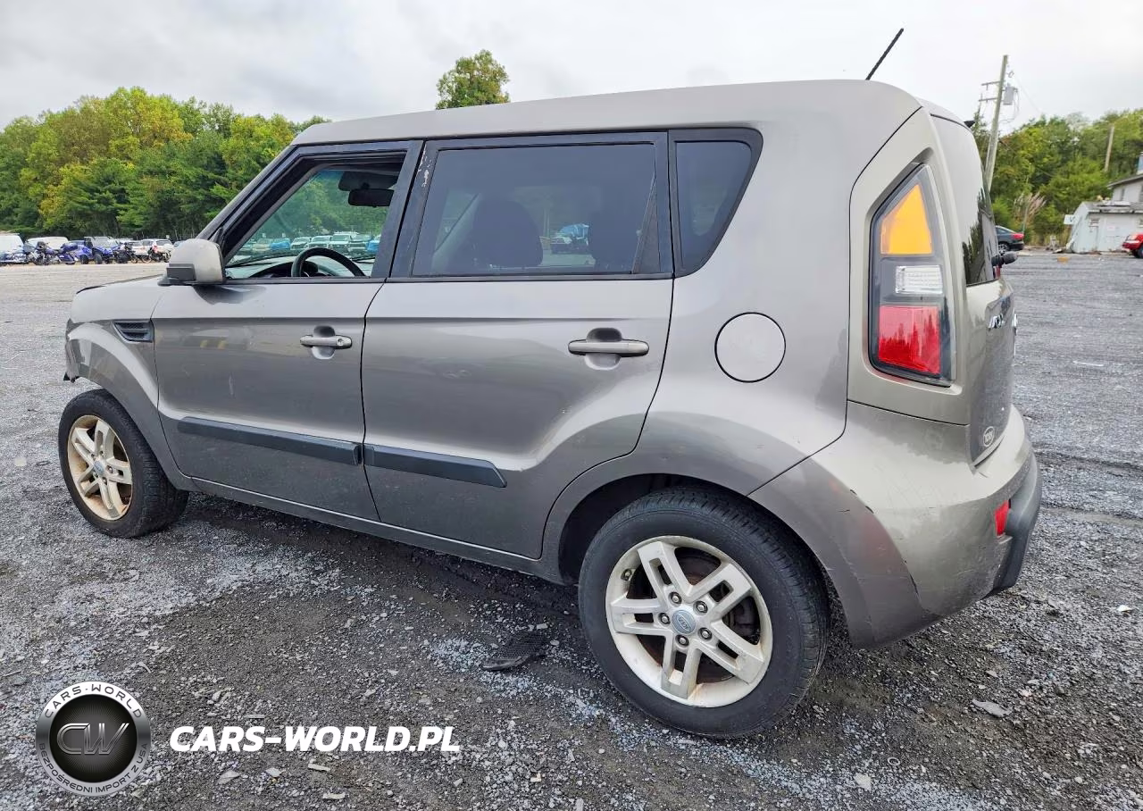 2011 Kia Soul + VIN:KNDJT2A22B7240250 - 2