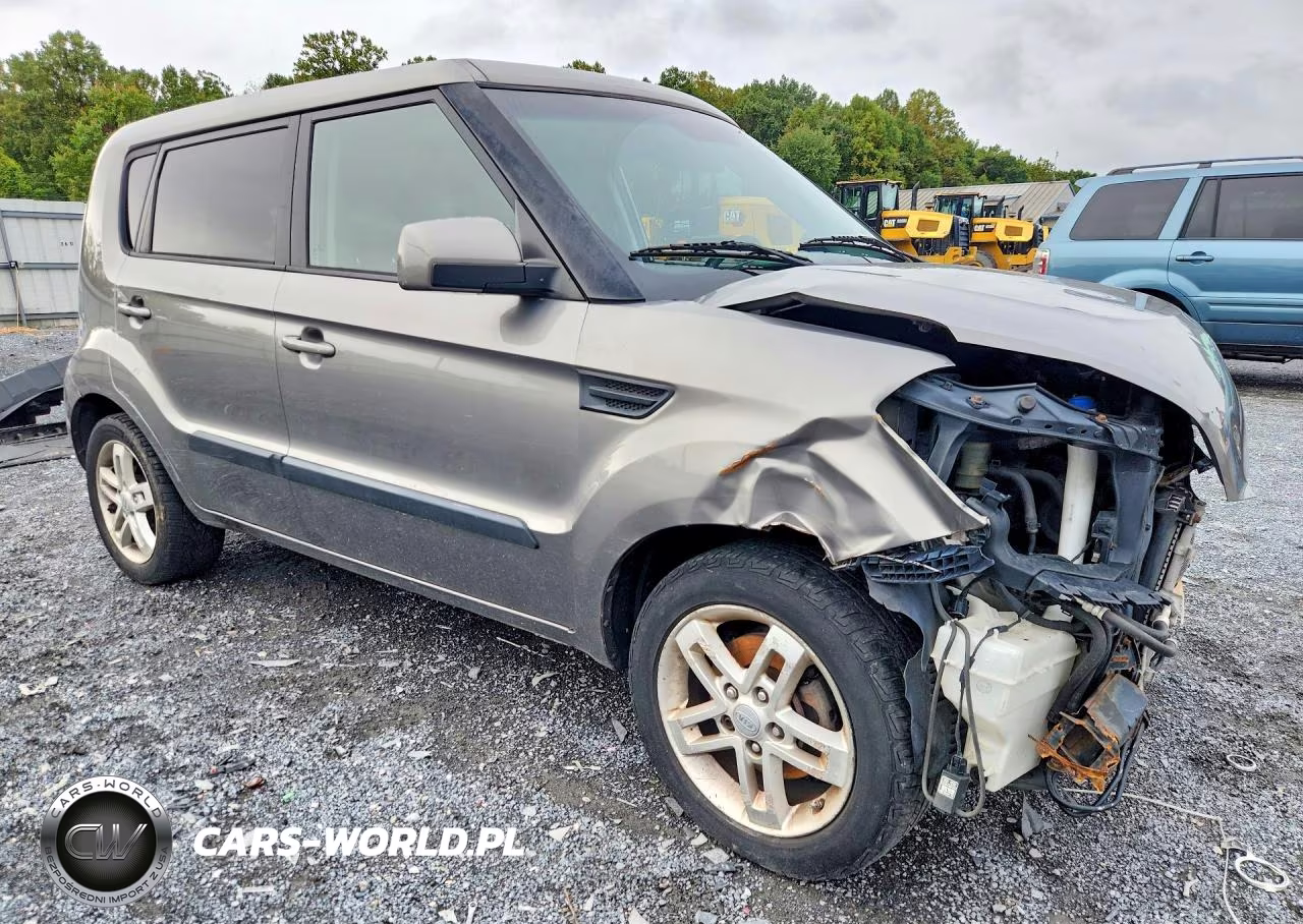 2011 Kia Soul + VIN:KNDJT2A22B7240250 - 4