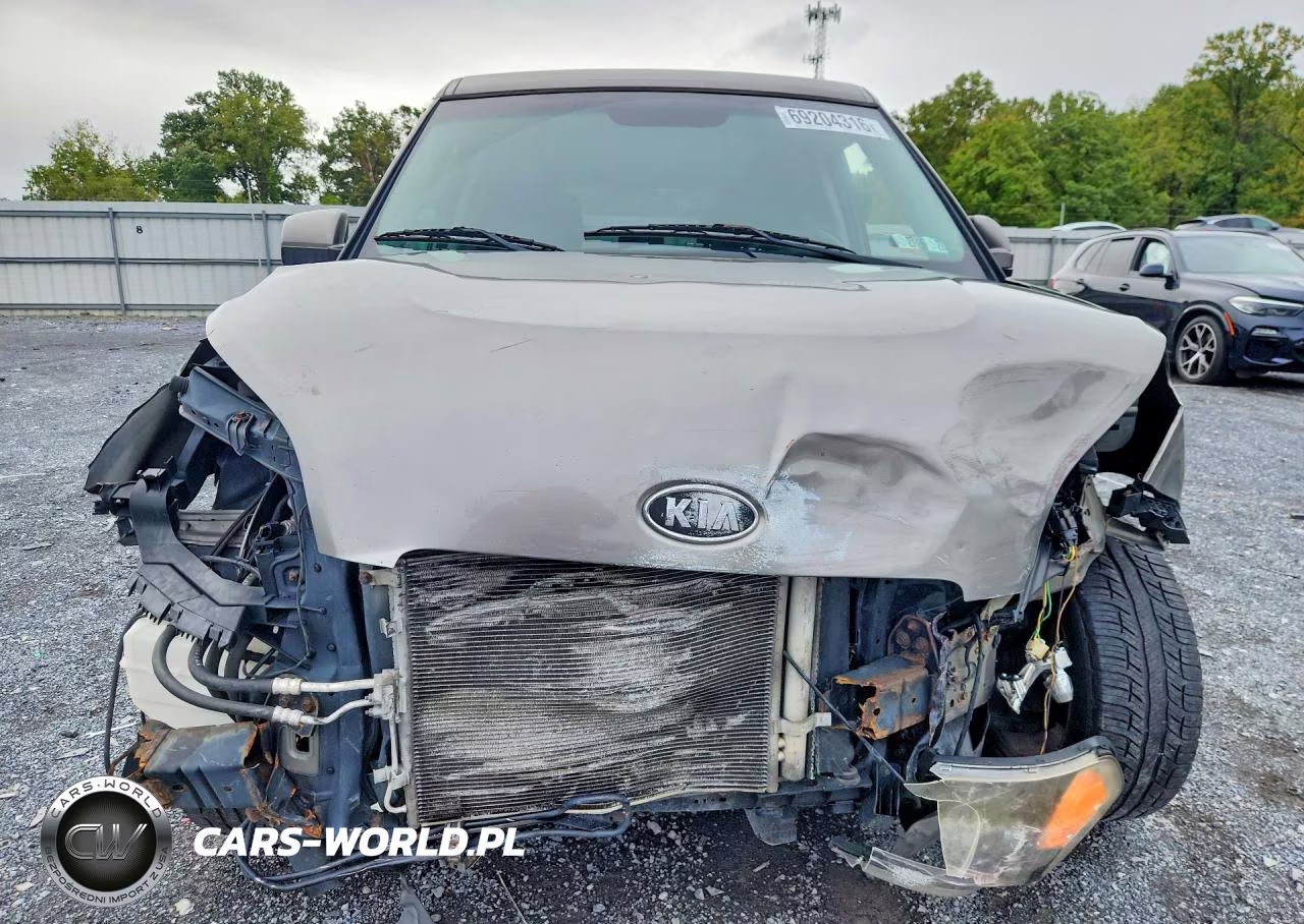 2011 Kia Soul + VIN:KNDJT2A22B7240250 - 5