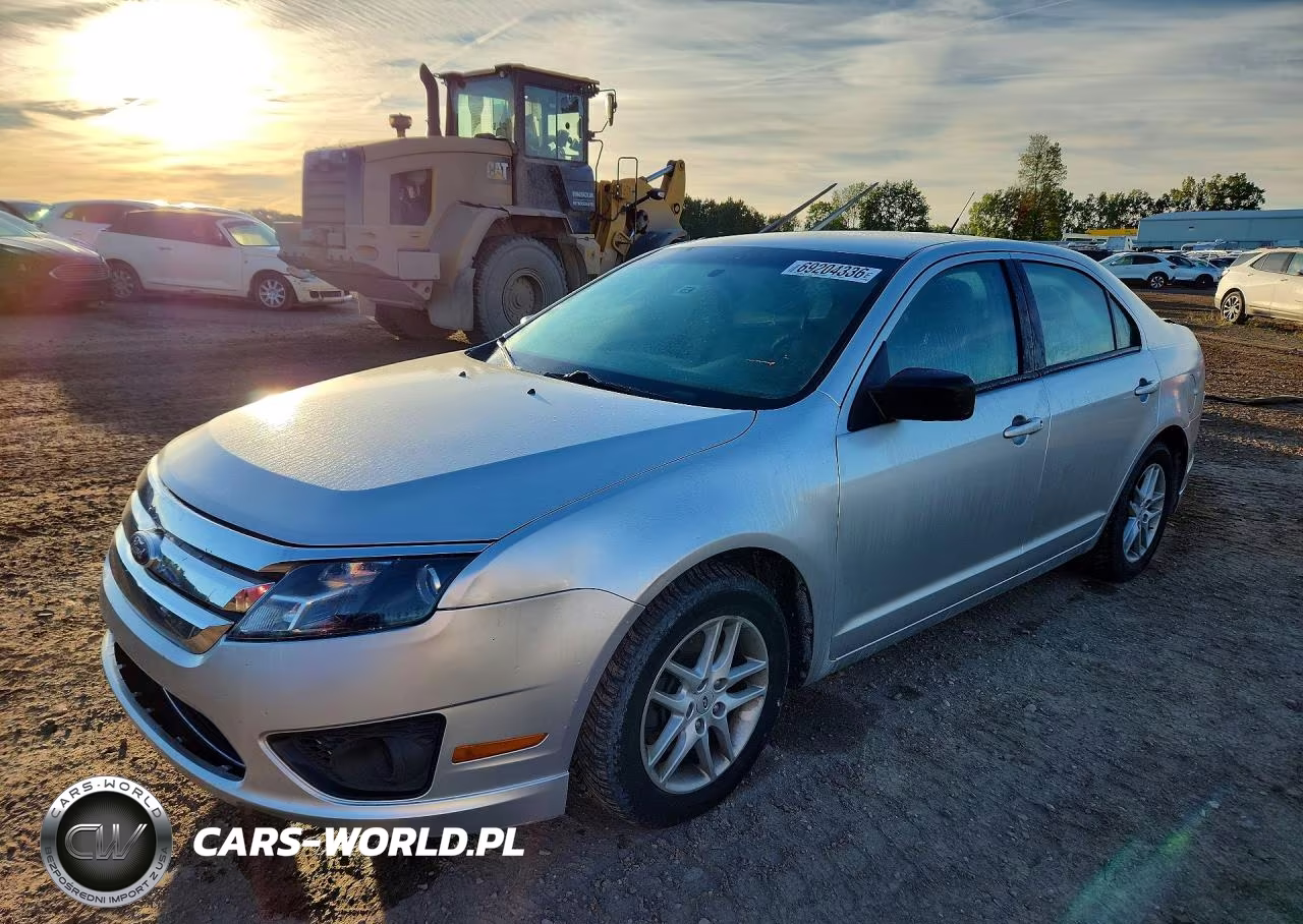 2012 Ford Fusion S VIN:3FAHP0GA6CR117993 - 1