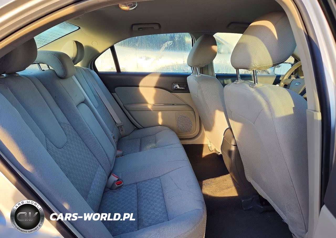 2012 Ford Fusion S VIN:3FAHP0GA6CR117993 - 10