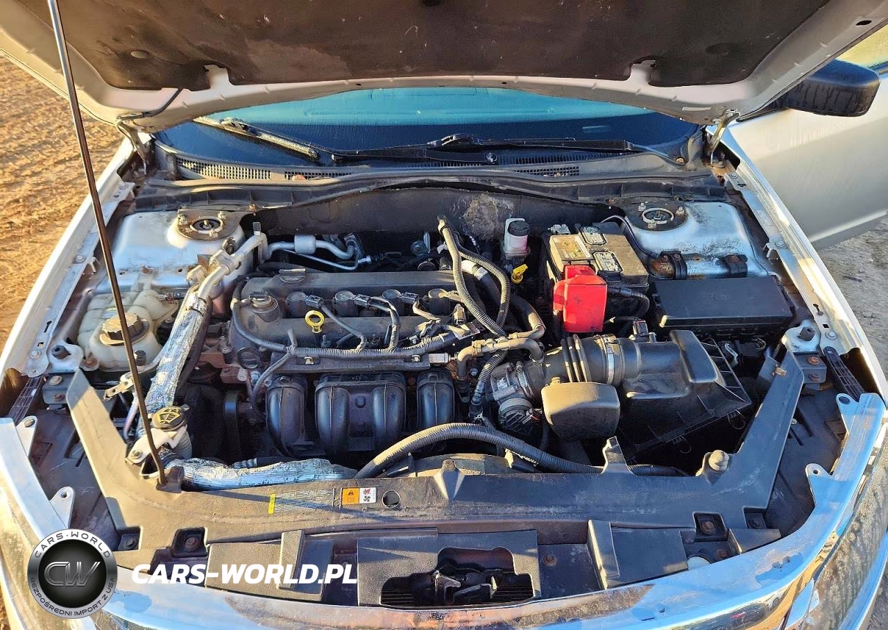 2012 Ford Fusion S VIN:3FAHP0GA6CR117993 - 11