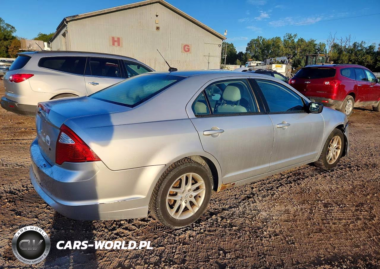 2012 Ford Fusion S VIN:3FAHP0GA6CR117993 - 3