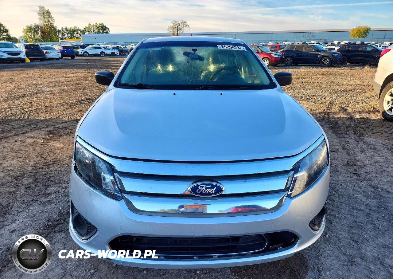 2012 Ford Fusion S VIN:3FAHP0GA6CR117993 - 5