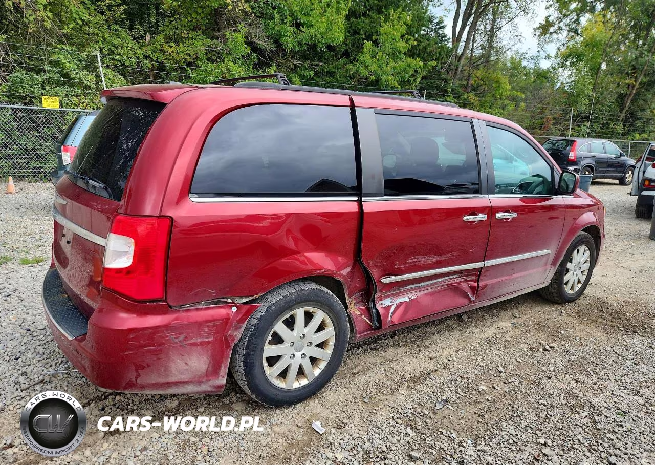2016 Chrysler Town & Country Touring VIN:2C4RC1BG8GR137993 - 3