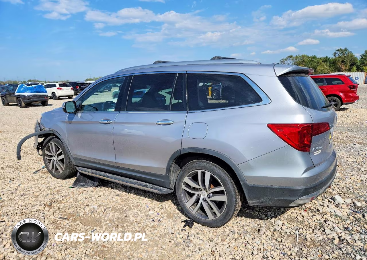 2018 Honda Pilot Touring VIN:5FNYF6H90JB020176 - 2