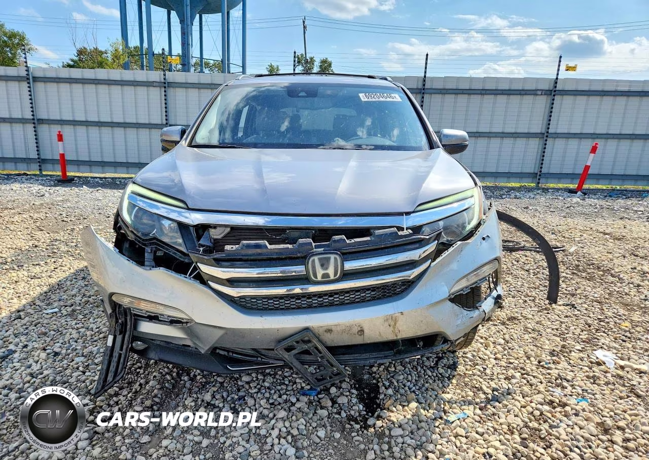 2018 Honda Pilot Touring VIN:5FNYF6H90JB020176 - 5