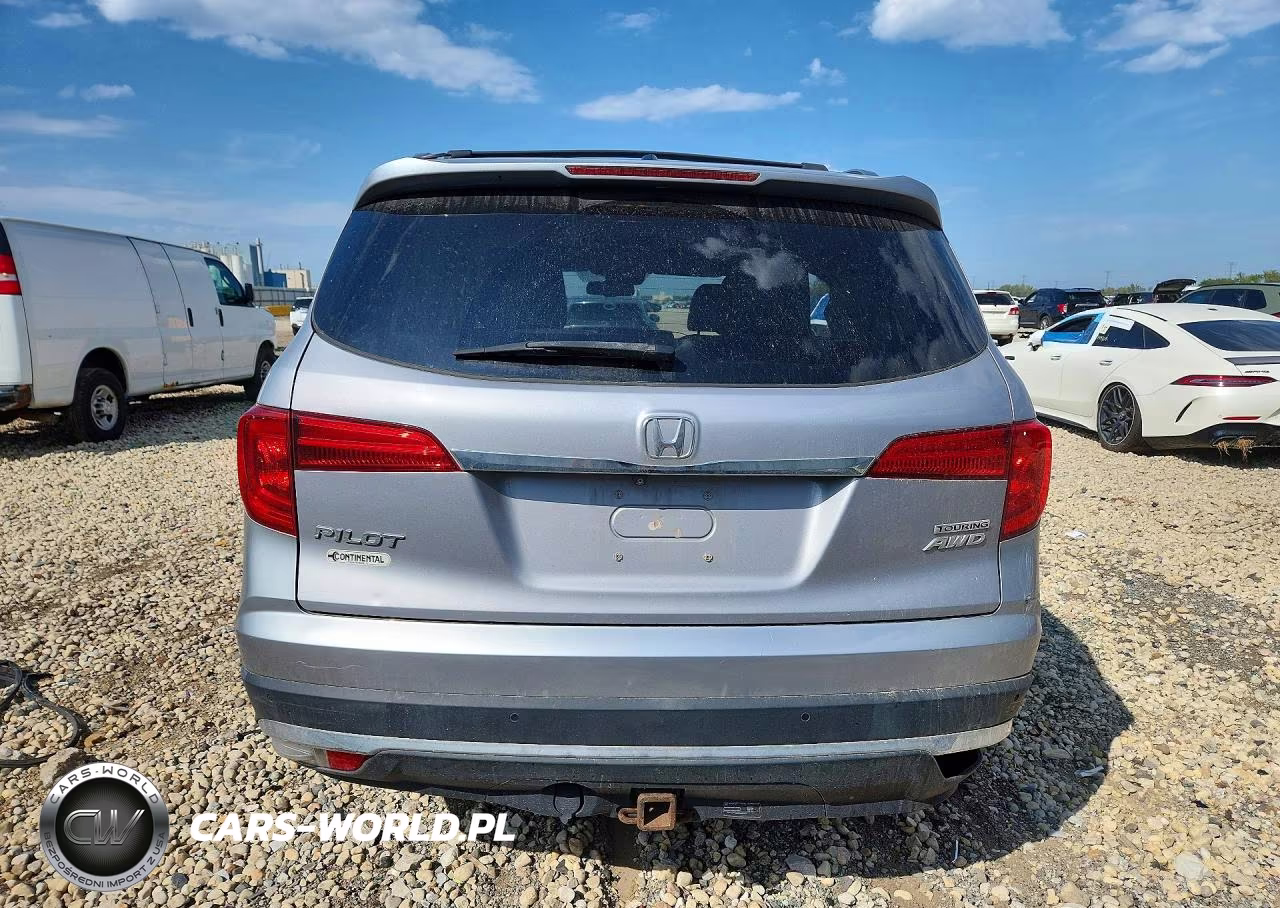 2018 Honda Pilot Touring VIN:5FNYF6H90JB020176 - 6
