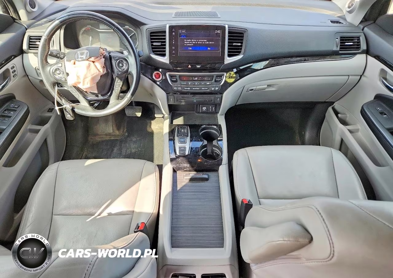 2018 Honda Pilot Touring VIN:5FNYF6H90JB020176 - 8