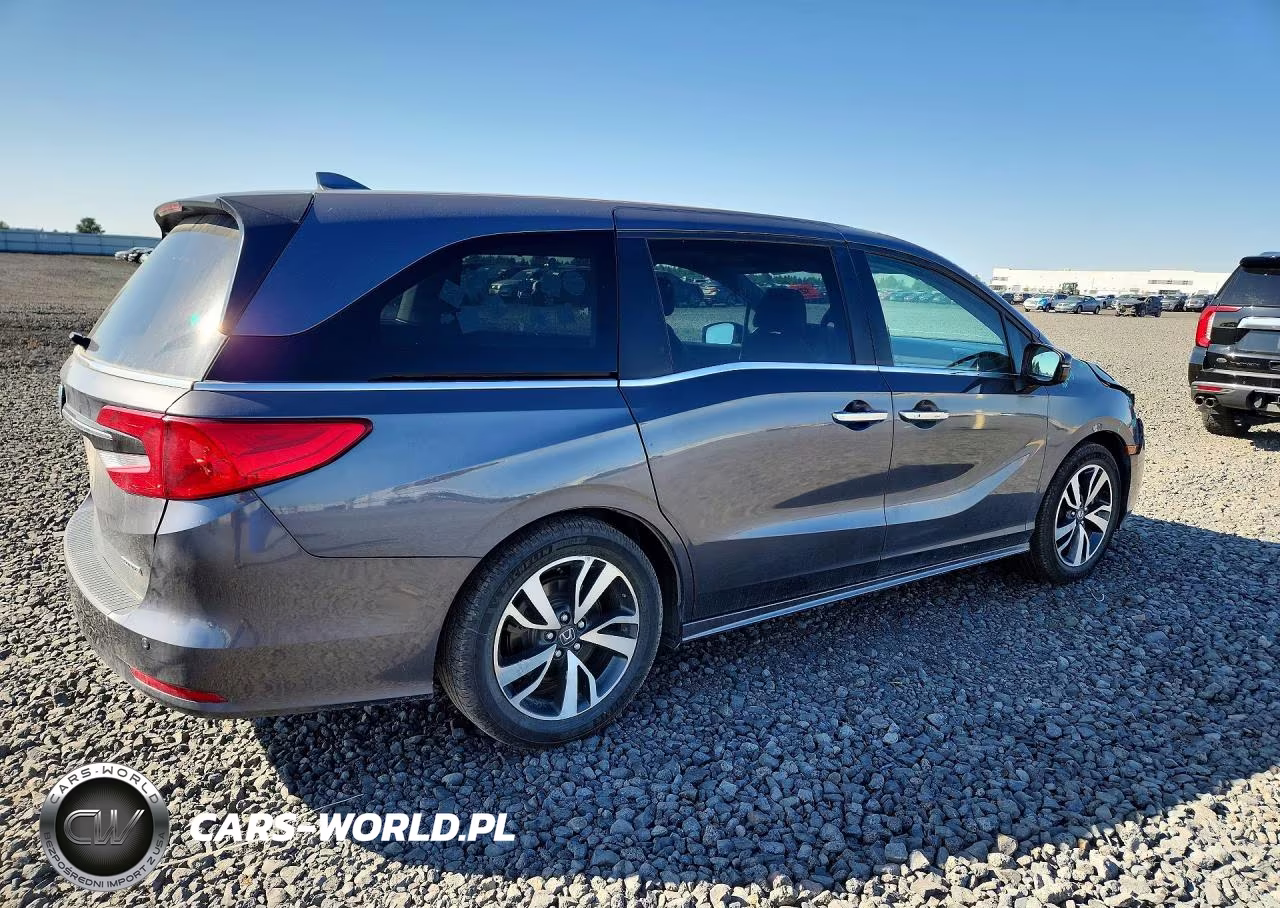 2023 Honda Odyssey Touring VIN:5FNRL6H86PB030014 - 3