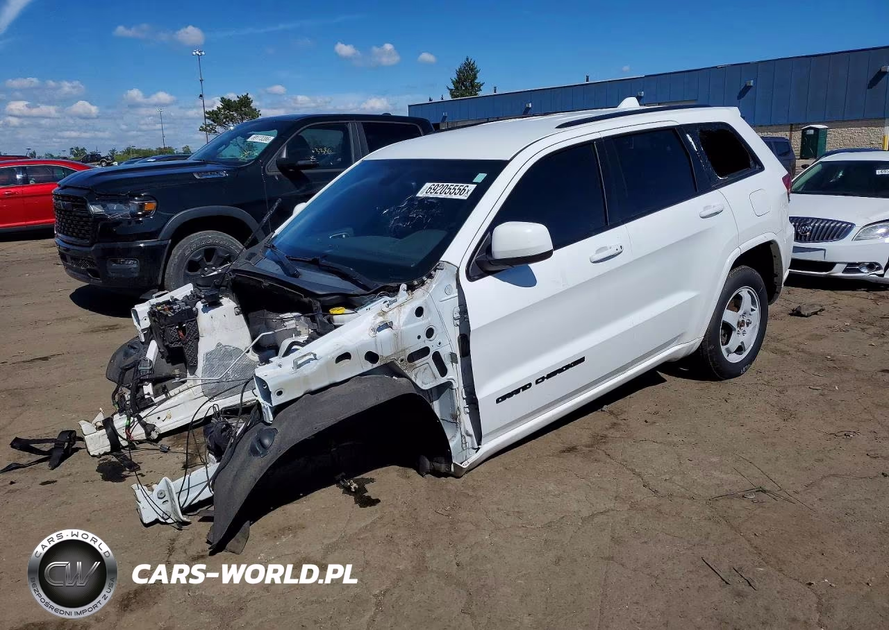 2018 Jeep Grand Cherokee Laredo VIN:1C4RJFAG2JC104928 - 1