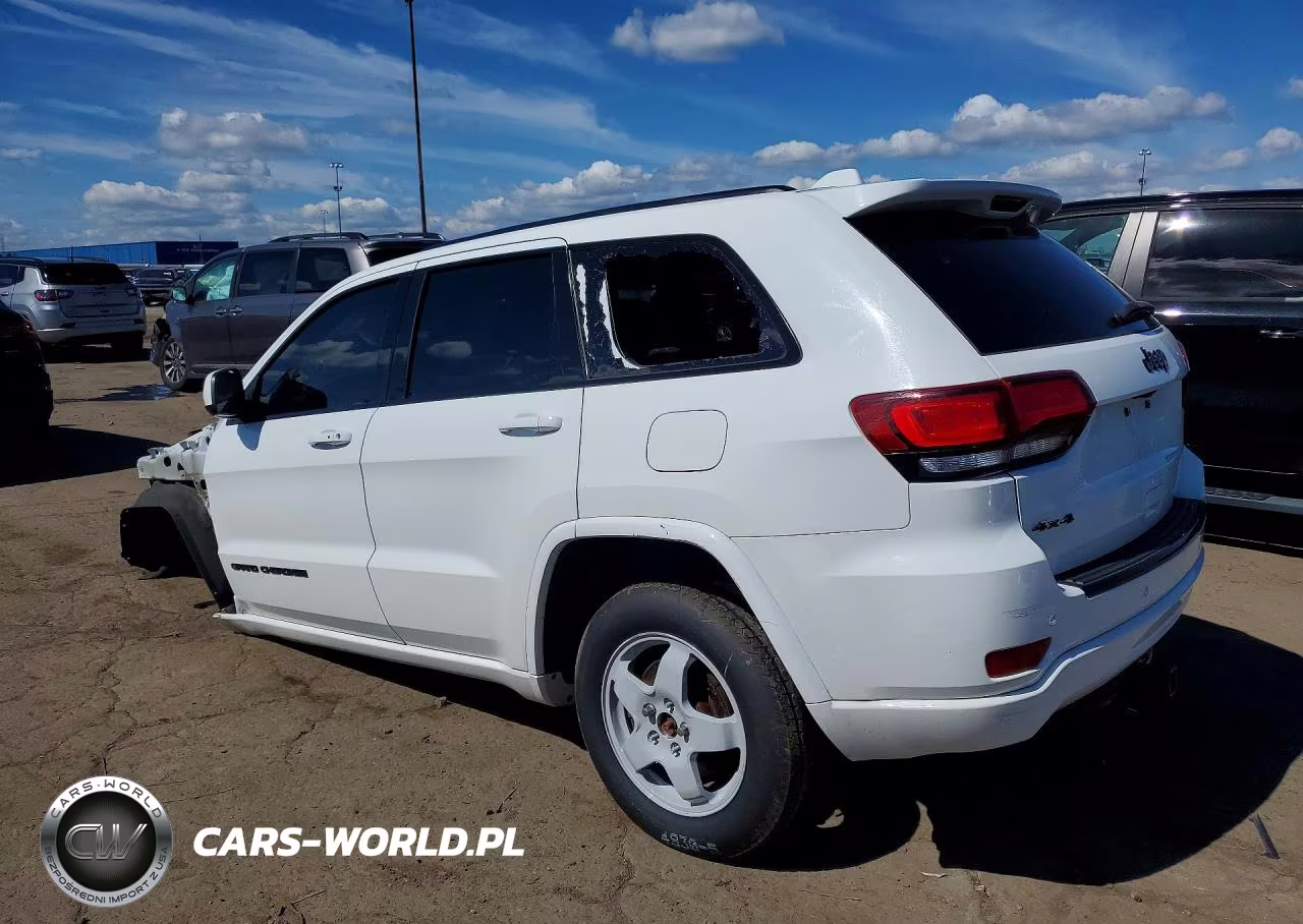 2018 Jeep Grand Cherokee Laredo VIN:1C4RJFAG2JC104928 - 2