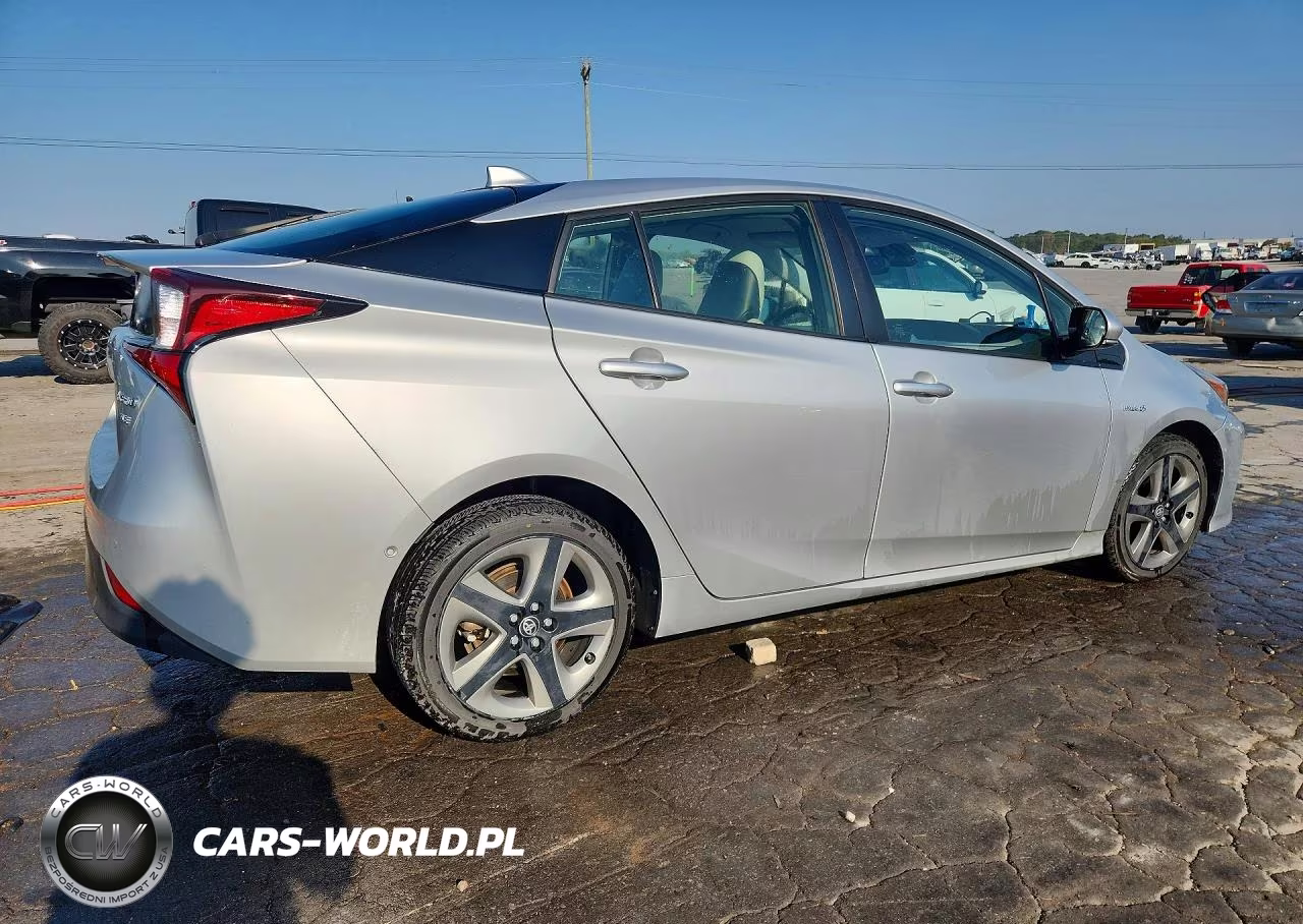 2020 Toyota Prius Xle VIN:JTDKARFU5L3121713 - 3