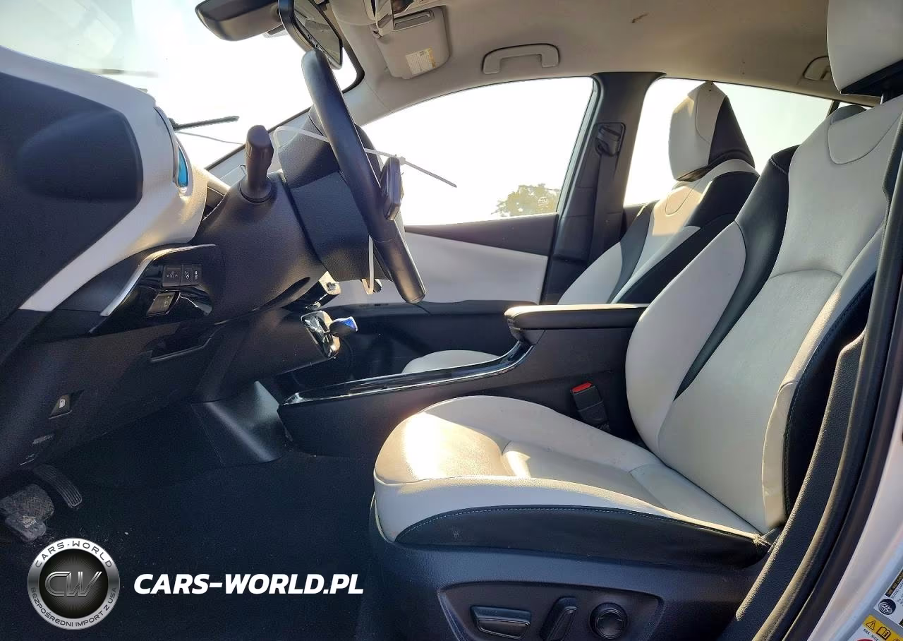 2020 Toyota Prius Xle VIN:JTDKARFU5L3121713 - 7