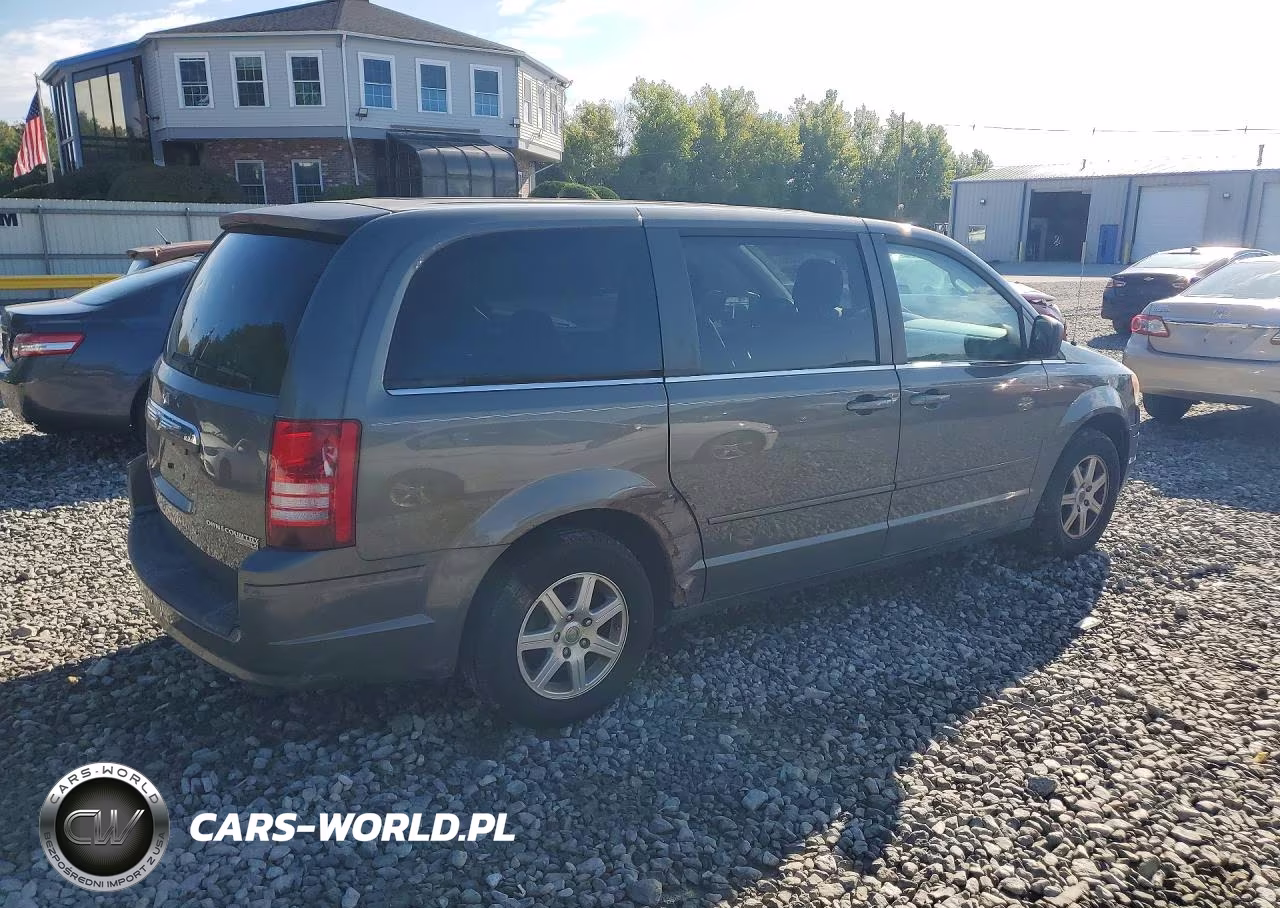 2010 Chrysler Town & Country Lx VIN:2A4RR2D13AR351756 - 3