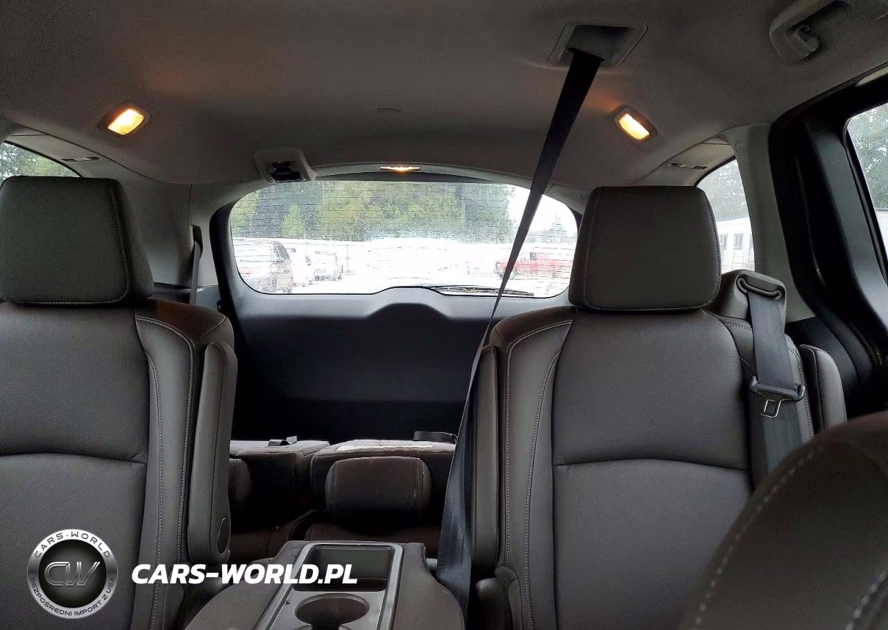 2023 Honda Odyssey Touring VIN:5FNRL6H87PB011827 - 10