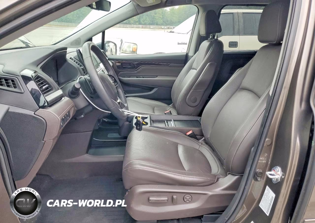 2023 Honda Odyssey Touring VIN:5FNRL6H87PB011827 - 7