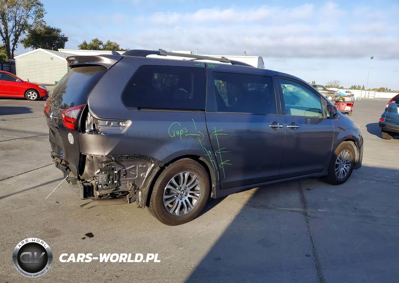 2018 Toyota Sienna Xle Premium 8-Passenger VIN:5TDYZ3DC2JS911945 - 3