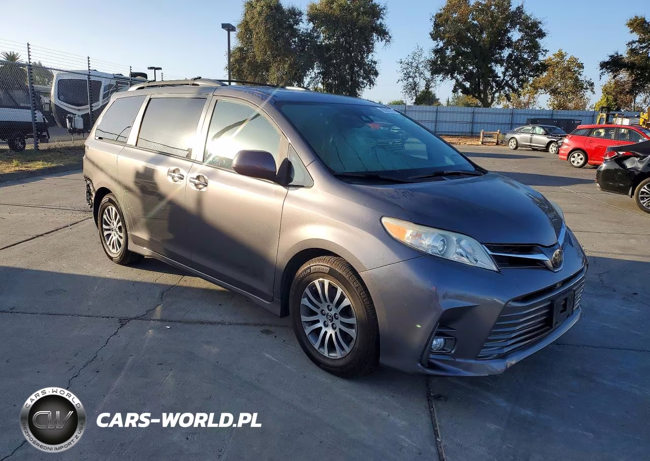 2018 Toyota Sienna Xle Premium 8-Passenger VIN:5TDYZ3DC2JS911945 - 4