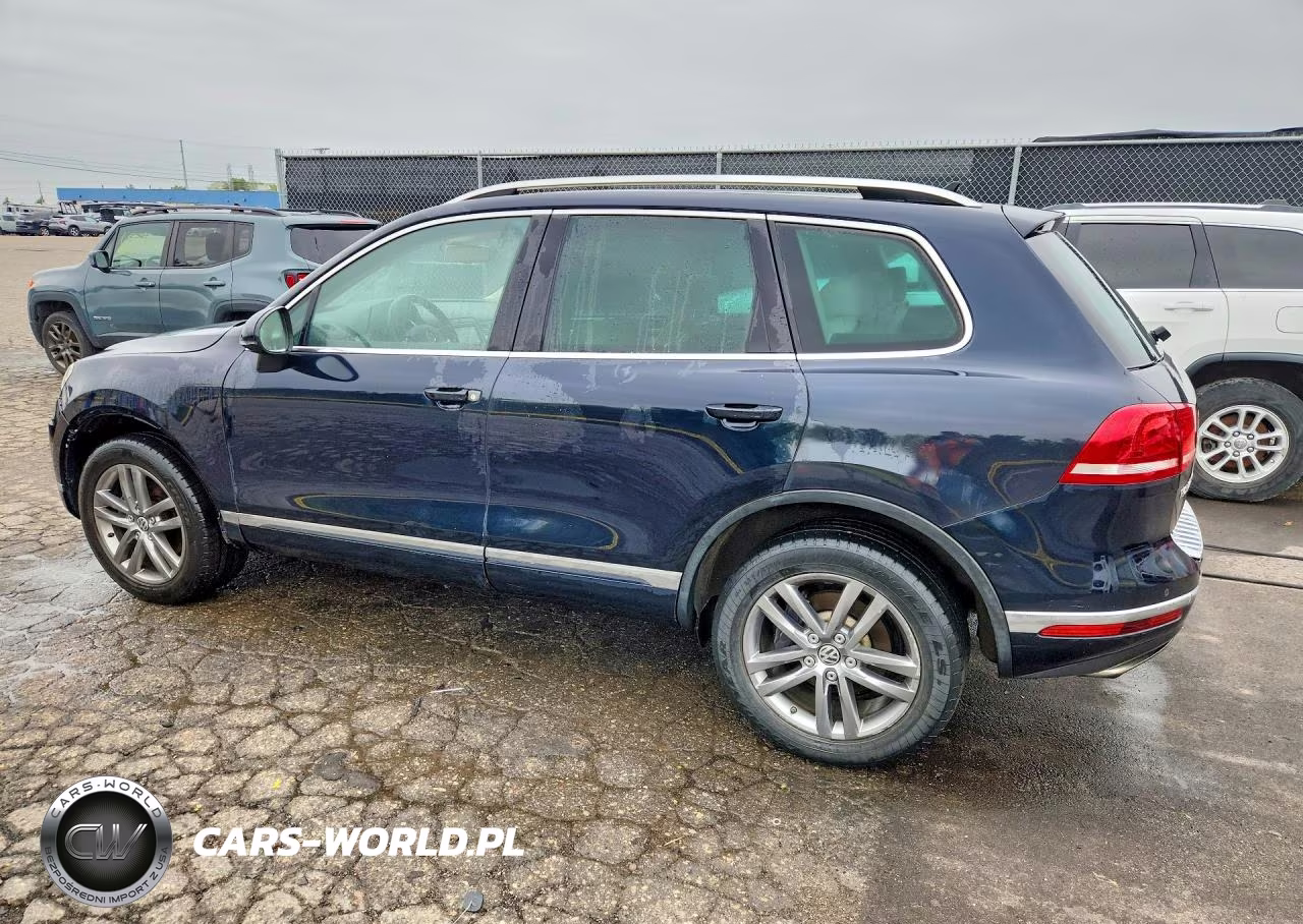 2016 Volkswagen Touareg Sport VIN:WVGEF9BPXGD003652 - 2