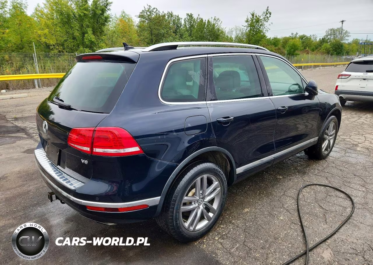 2016 Volkswagen Touareg Sport VIN:WVGEF9BPXGD003652 - 3