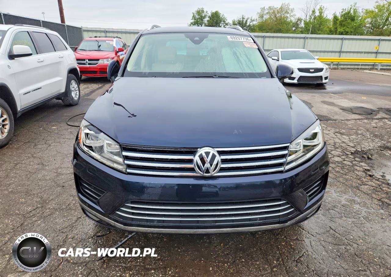 2016 Volkswagen Touareg Sport VIN:WVGEF9BPXGD003652 - 5