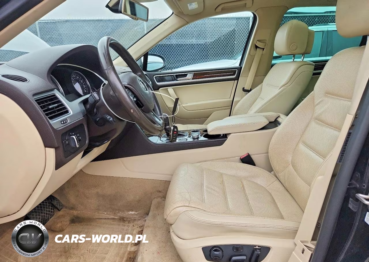 2016 Volkswagen Touareg Sport VIN:WVGEF9BPXGD003652 - 7