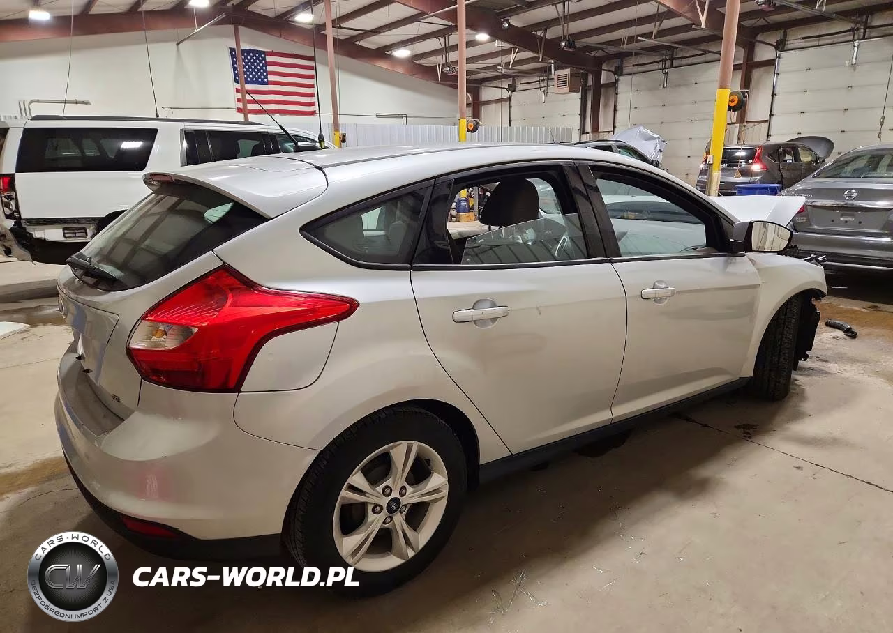 2014 Ford Focus Se VIN:1FADP3K22EL437376 - 3