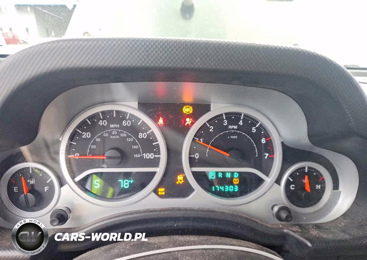 2010 Jeep Wrangler Sport VIN:1J4AA2D11AL170877 - 9