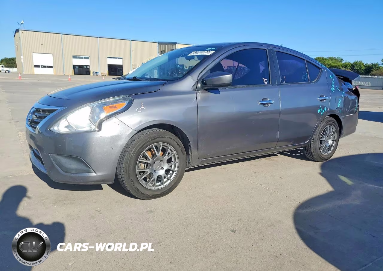 2019 Nissan Versa Sv