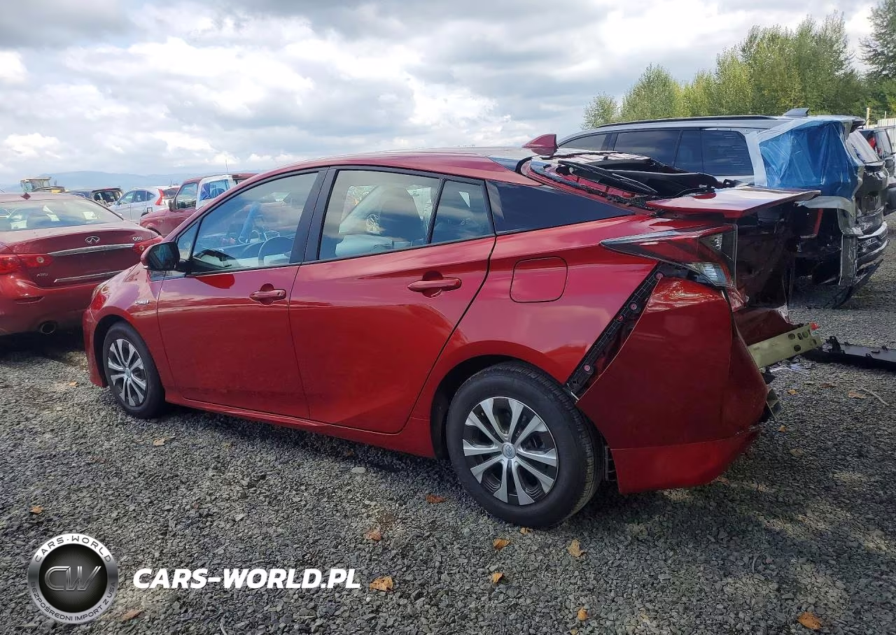 2018 Toyota Prius Four VIN:JTDKARFU0J3068545 - 2