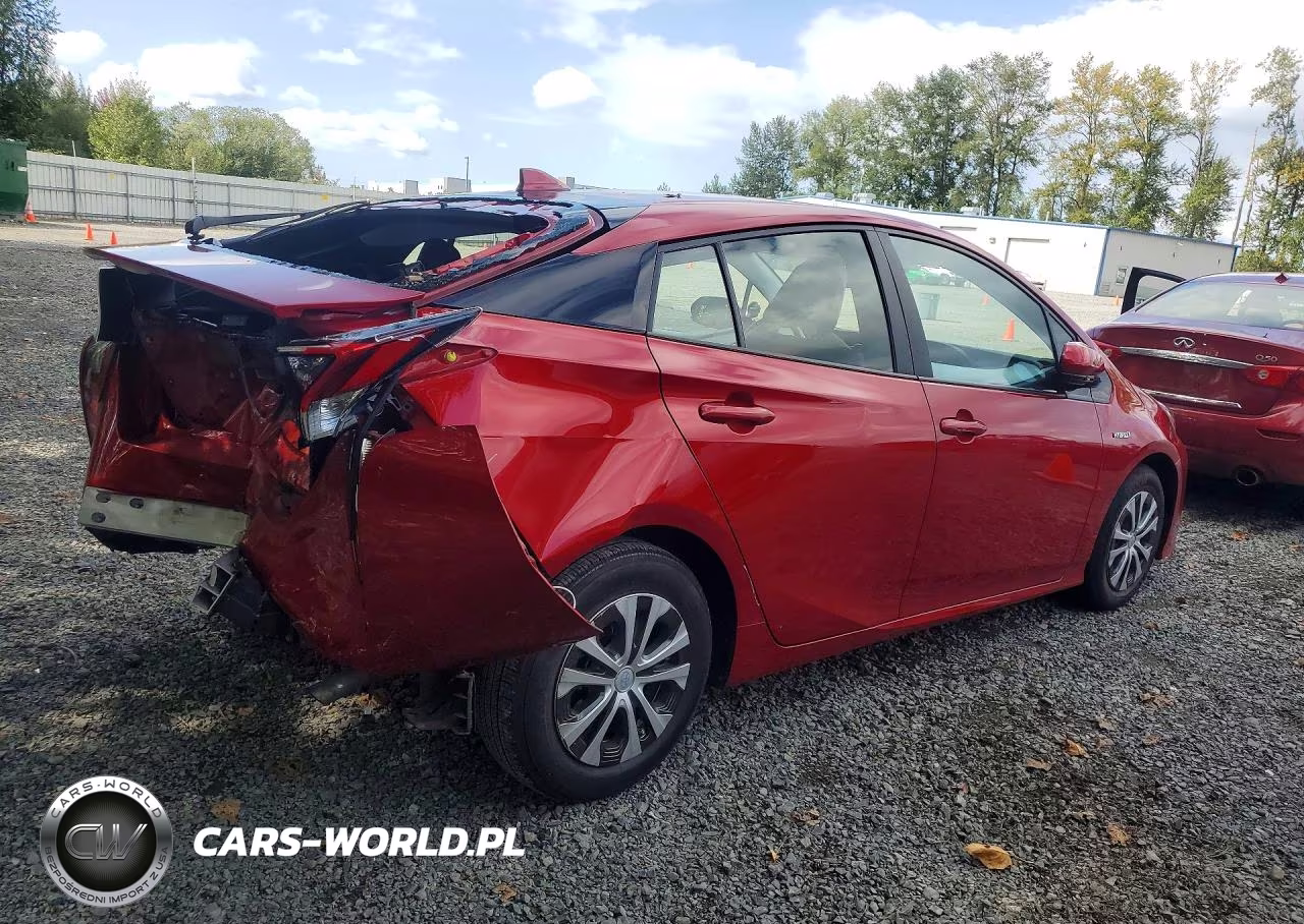 2018 Toyota Prius Four VIN:JTDKARFU0J3068545 - 3