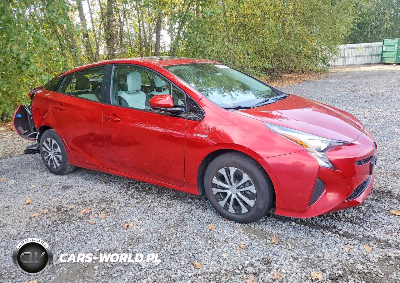 2018 Toyota Prius Four VIN:JTDKARFU0J3068545 - 4
