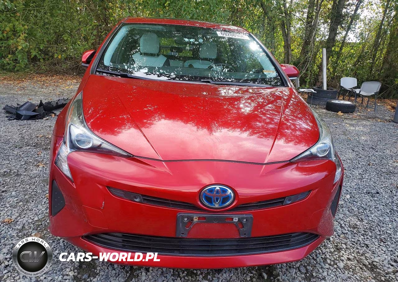 2018 Toyota Prius Four VIN:JTDKARFU0J3068545 - 5