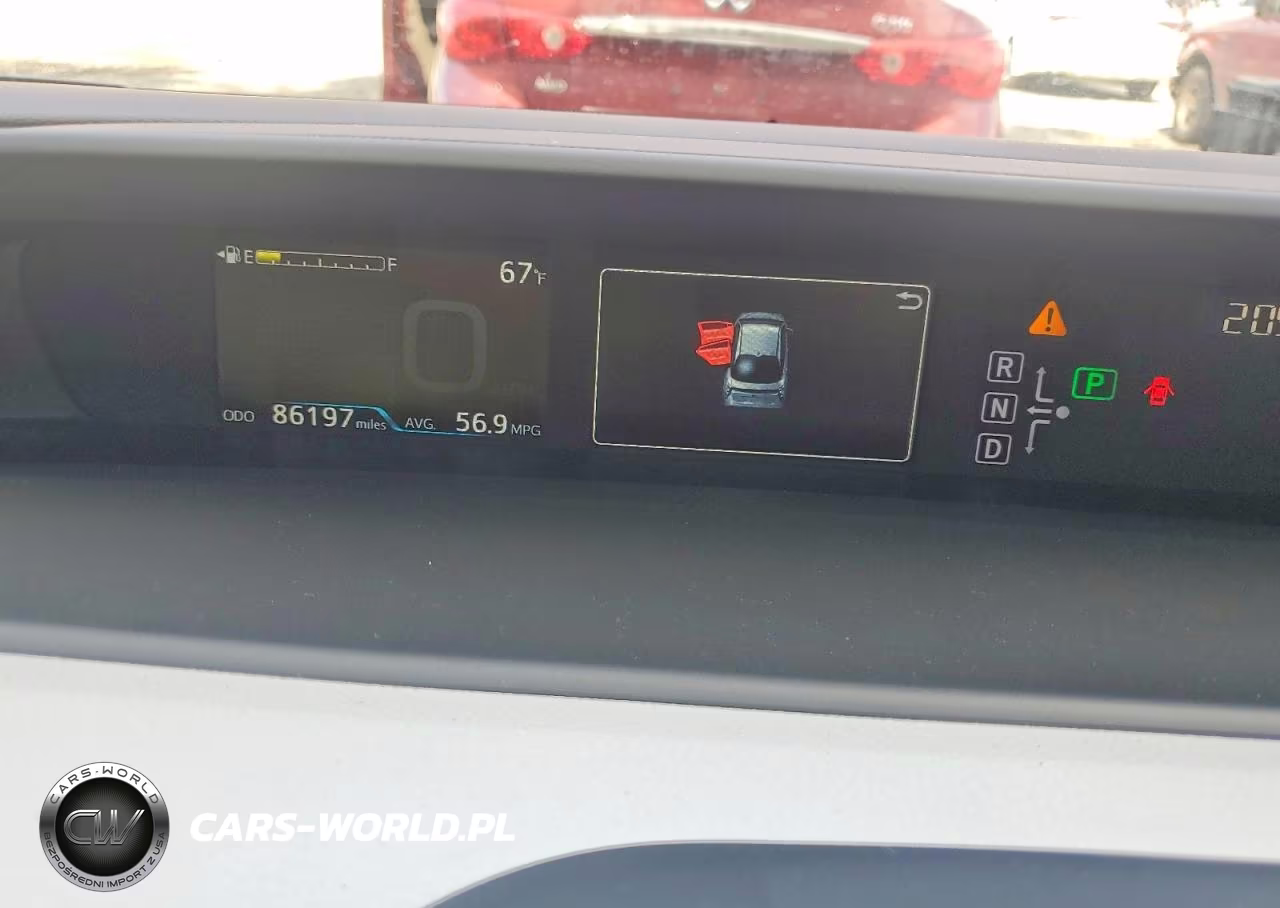 2018 Toyota Prius Four VIN:JTDKARFU0J3068545 - 9