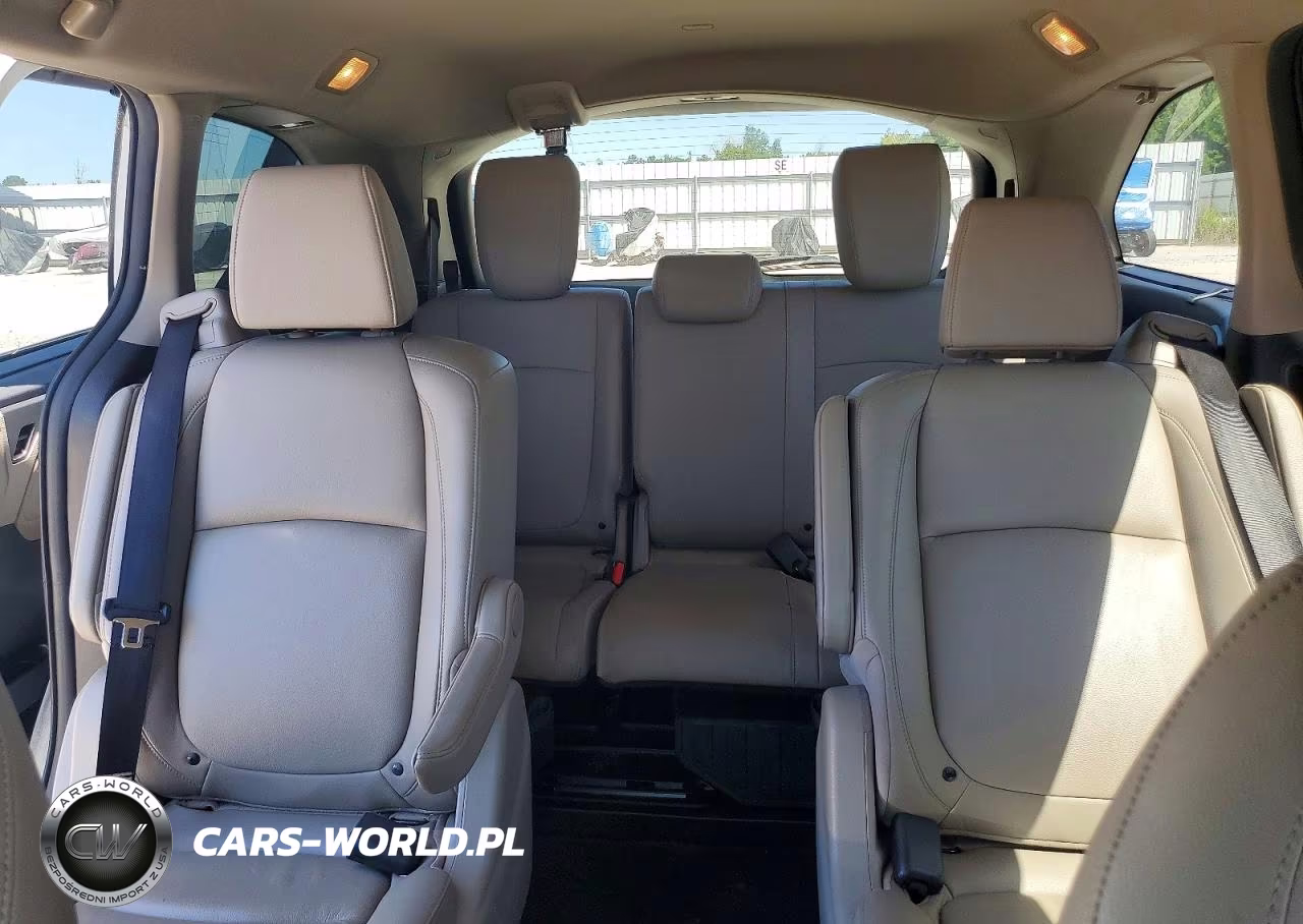2018 Honda Odyssey Elite VIN:5FNRL6H95JB034734 - 10
