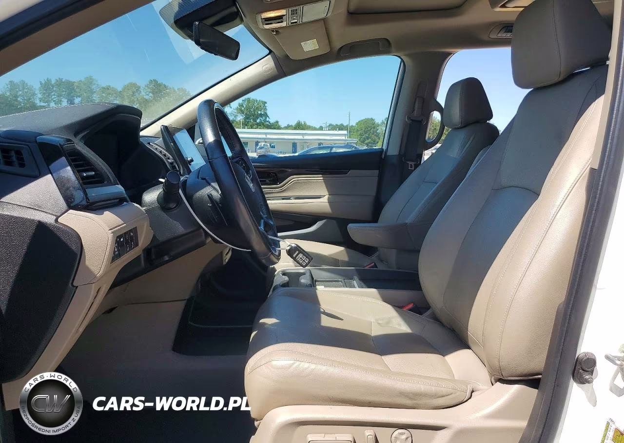 2018 Honda Odyssey Elite VIN:5FNRL6H95JB034734 - 7