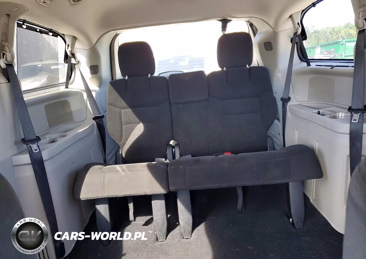 2016 Chrysler Town & Country Touring VIN:2C4RC1BG7GR121302 - 10