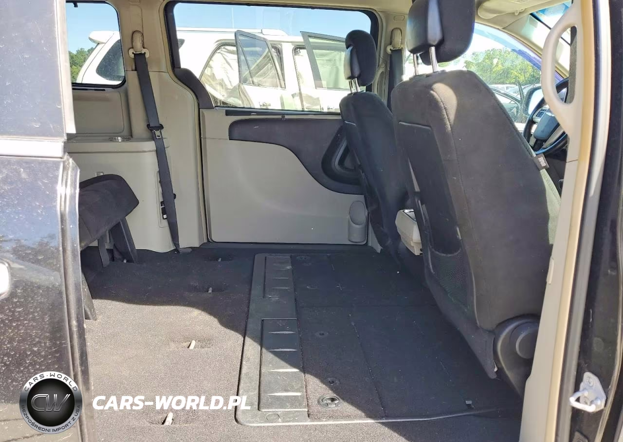 2016 Chrysler Town & Country Touring VIN:2C4RC1BG7GR121302 - 11