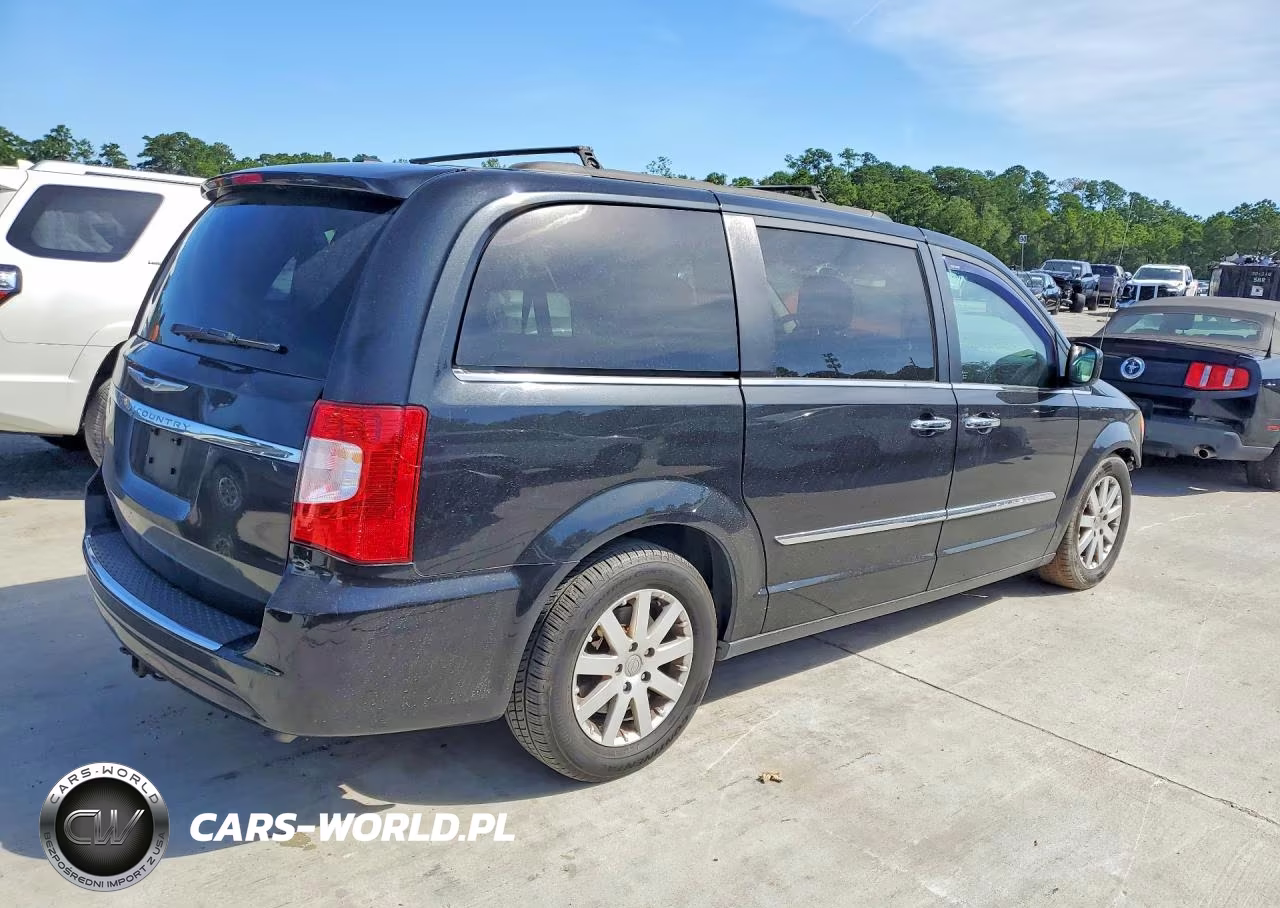 2016 Chrysler Town & Country Touring VIN:2C4RC1BG7GR121302 - 3