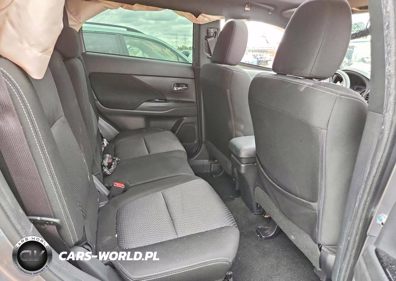 2018 Mitsubishi Outlander Se VIN:JA4AD3A38JZ066449 - 10