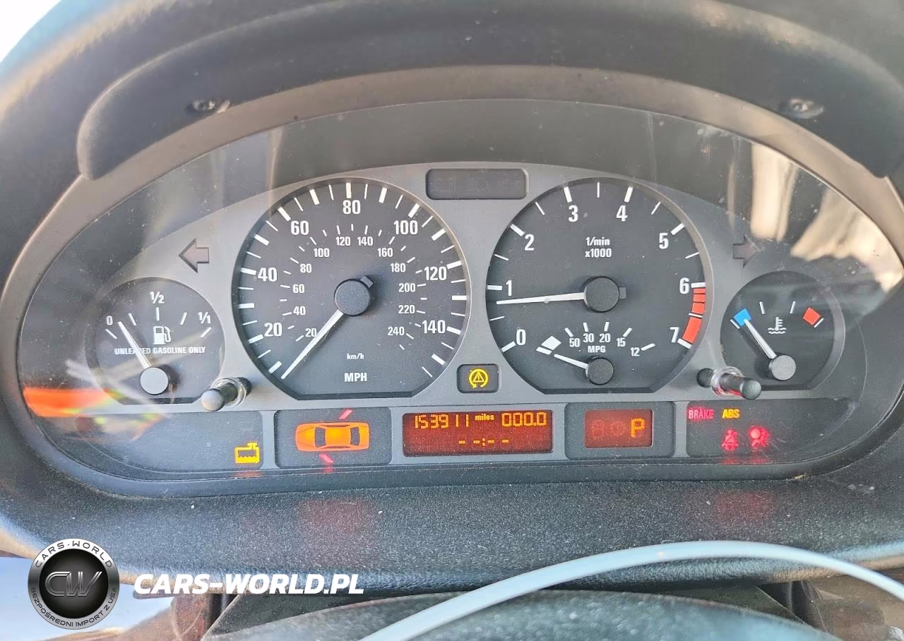 2003 BMW 325 Xi VIN:WBAEU33433PM55394 - 9