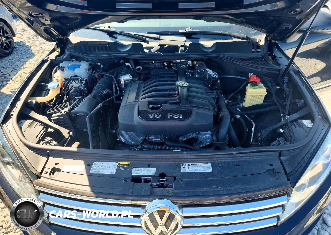 2016 Volkswagen Touareg Sport VIN:WVGEF9BP4GD011472 - 12
