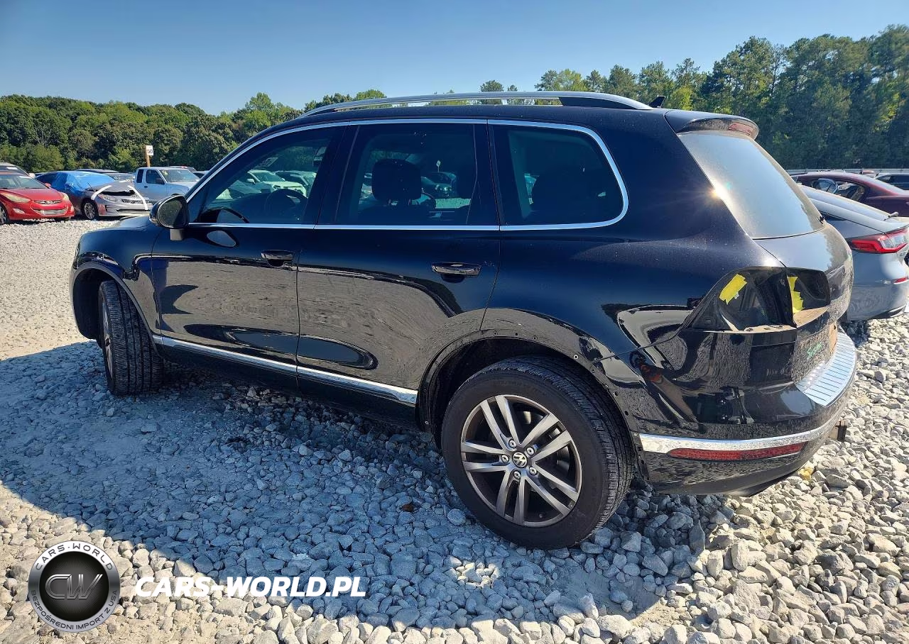 2016 Volkswagen Touareg Sport VIN:WVGEF9BP4GD011472 - 2