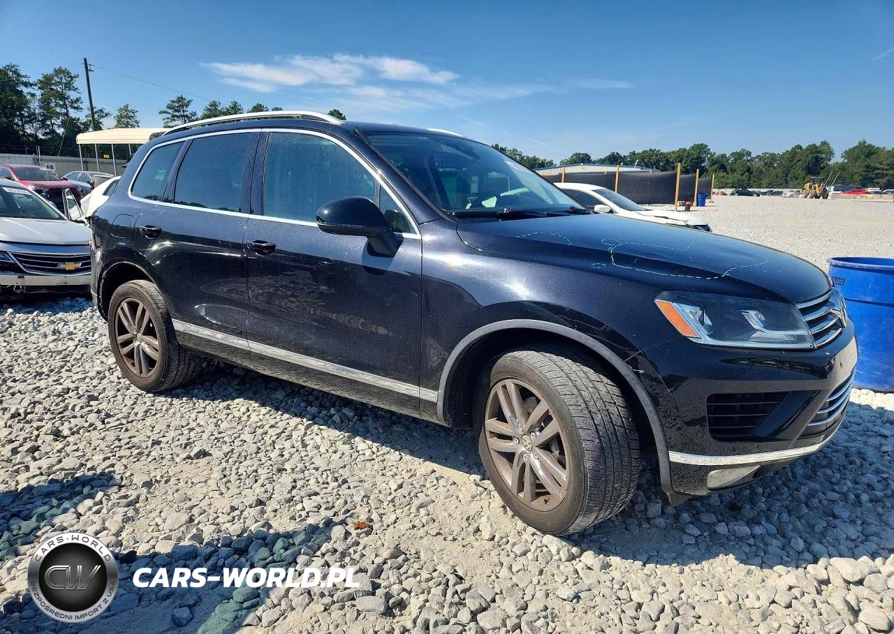 2016 Volkswagen Touareg Sport VIN:WVGEF9BP4GD011472 - 4