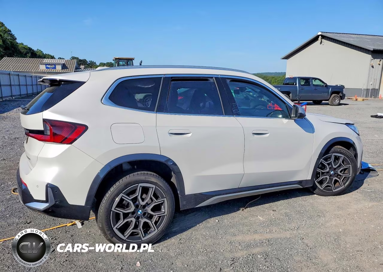 2024 BMW X1 xDrive28I VIN:WBX73EF09R5Y72142 - 3