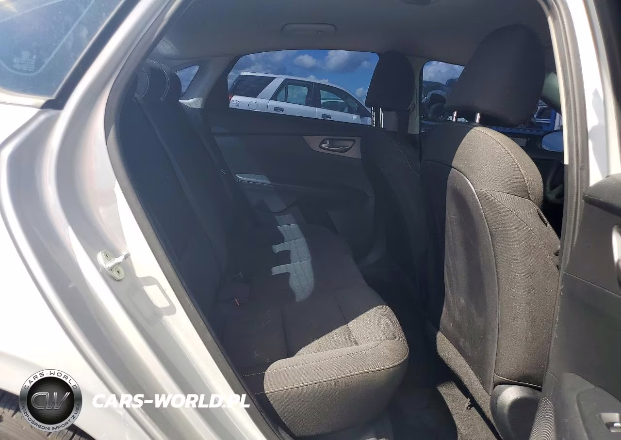 2020 Kia Forte Lxs VIN:3KPF24AD7LE213391 - 10