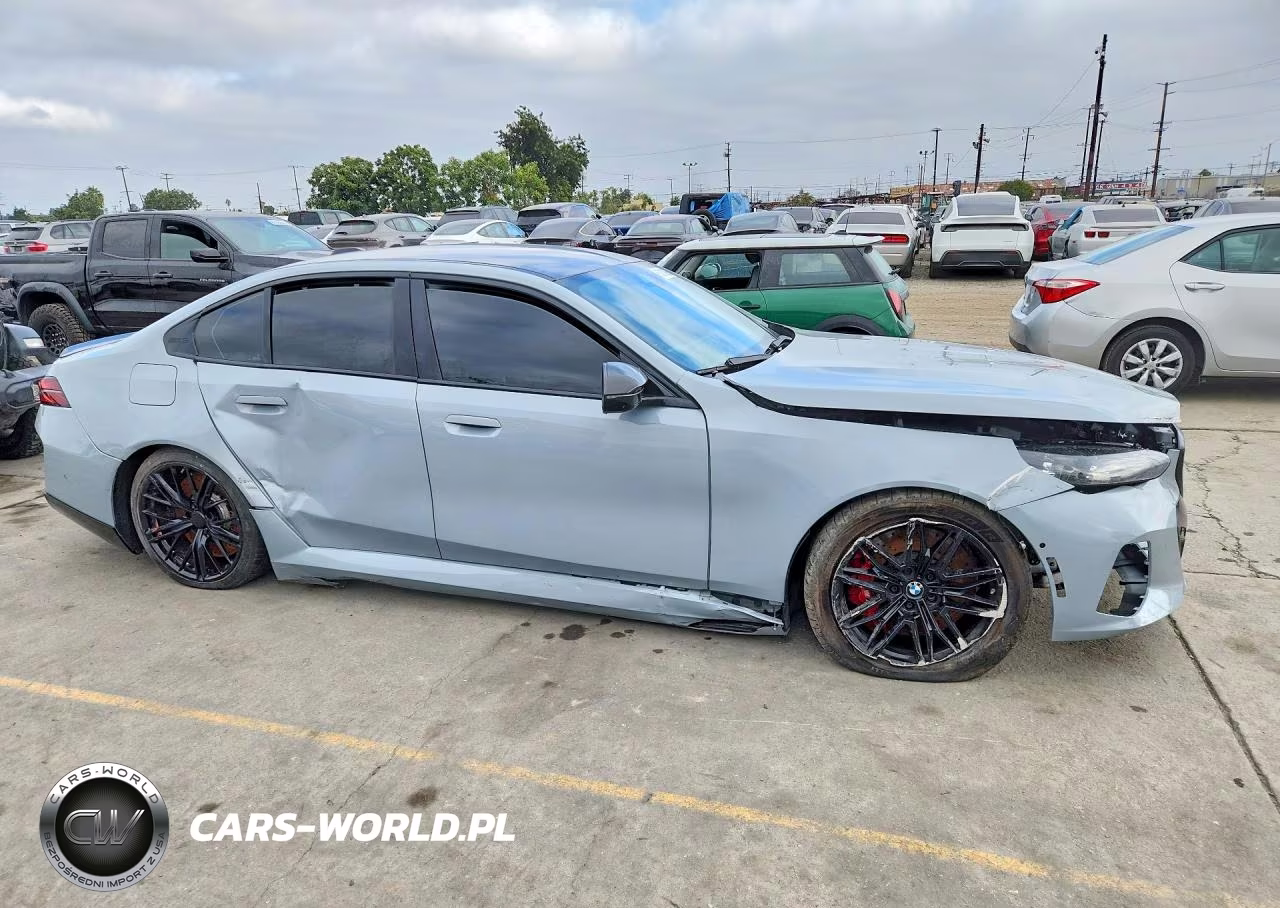 2026 BMW M5 VIN:WBS83FK02TCV22294 - 4