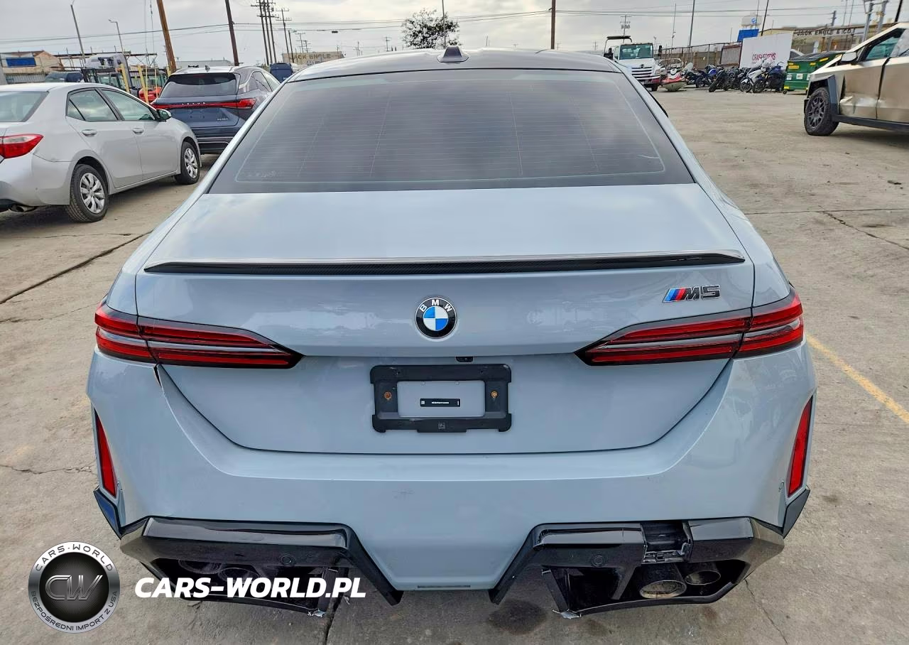 2026 BMW M5 VIN:WBS83FK02TCV22294 - 6